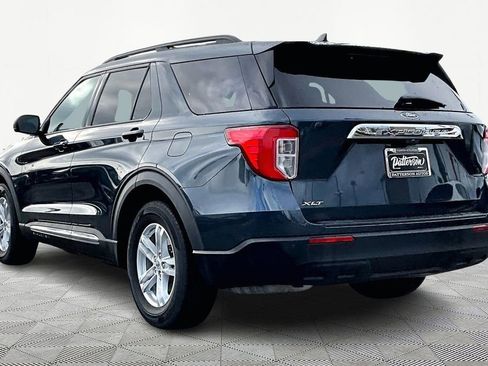 Used 2022 Ford Explorer XLT image 6