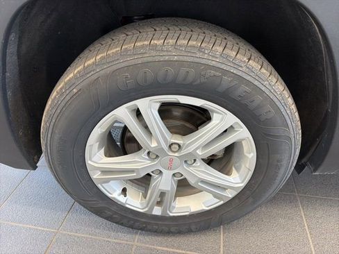 Used 2019 GMC Terrain SLE w/ Driver Convenience Package AWD/4WD image 6