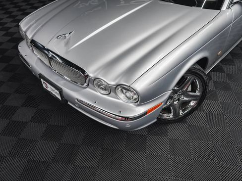 Used 2006 Jaguar XJ Vanden Plas RWD image 3