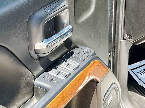 Used 2018 Chevrolet Silverado 1500 High Country AWD/4WD image 31