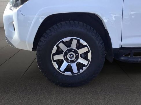 Certified 2022 Toyota 4Runner TRD Off-Road image 9
