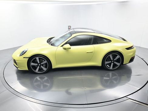 Used 2025 Porsche 911 Carrera image 32