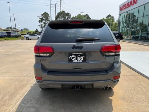 Used 2022 Jeep Grand Cherokee Laredo X RWD image 4