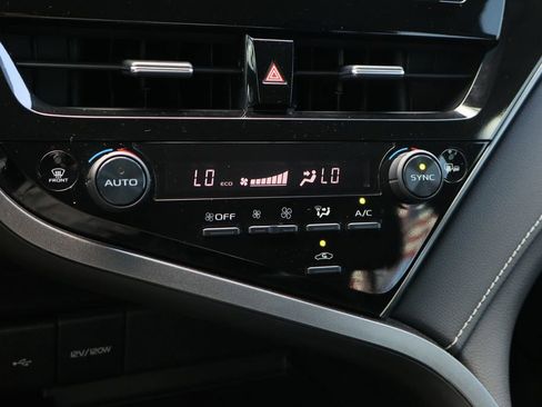 Used 2023 Toyota Camry SE FWD image 17