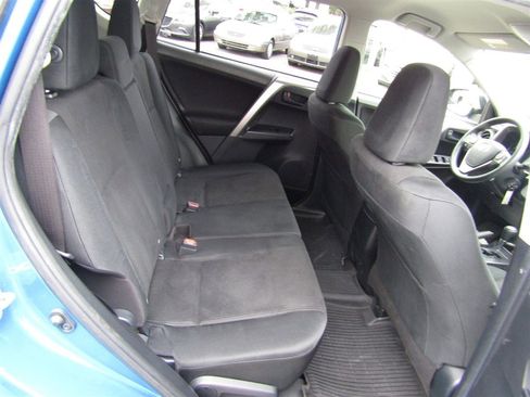 Used 2018 Toyota RAV4 LE w/ All Weather Liner Package image 21