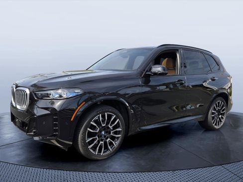 Certified 2025 BMW X5 xDrive40i w/ M Sport Package AWD/4WD image 2