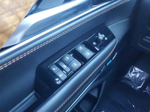 Used 2024 Jeep Grand Wagoneer Series III w/ HD Trailer Tow Package image 29