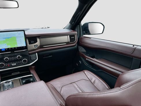 Used 2022 Ford Expedition Max Limited image 25