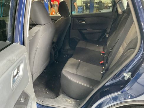 Used 2025 Nissan Rogue SV FWD image 10
