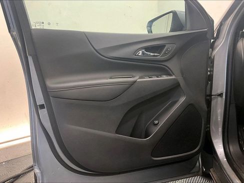 Used 2023 Chevrolet Equinox RS FWD image 24