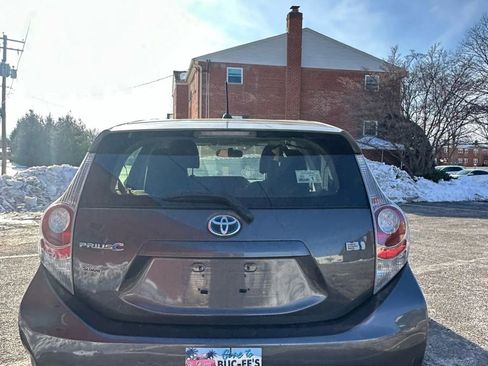 Used 2014 Toyota Prius C Two image 9