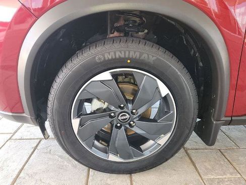 Certified 2024 Nissan Rogue SV w/ SV Premium Package FWD image 30