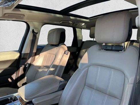Used 2020 Land Rover Range Rover Sport HSE image 12