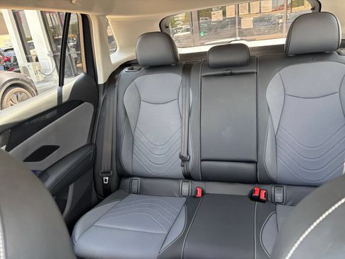 Used 2026 Volkswagen Tiguan SE AWD/4WD image 36