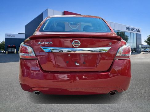 Used 2015 Nissan Altima 2.5 S w/ Sport Value Package FWD image 6