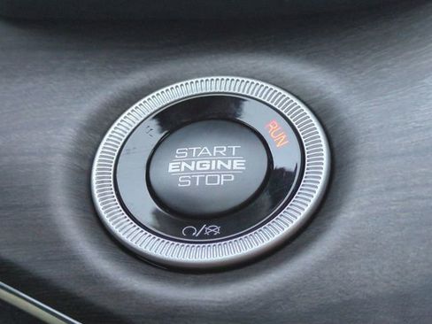 New 2025 Jeep Grand Cherokee Overland w/ Luxury Tech Group IV AWD/4WD image 29
