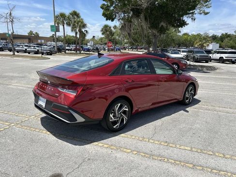 New 2025 Hyundai Elantra SEL FWD image 10