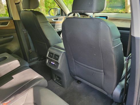 Used 2026 Volkswagen Atlas SE FWD image 12