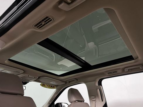 Used 2024 Ford Expedition Limited image 27