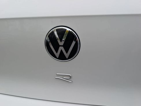 Used 2024 Volkswagen Golf R AWD/4WD image 9