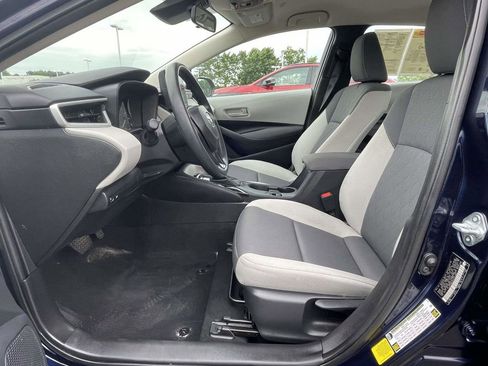 Used 2025 Toyota Corolla LE w/ Convenience Package FWD image 22