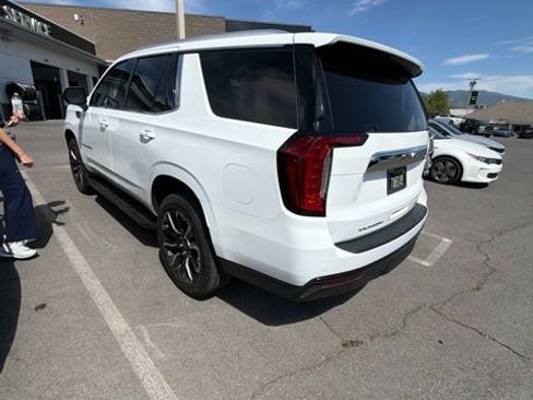 Used 2022 GMC Yukon SLE AWD/4WD image 3