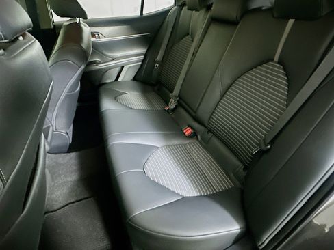 Used 2018 Toyota Camry SE image 25