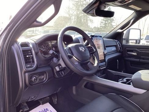 New 2026 RAM 2500 Laramie AWD/4WD image 26