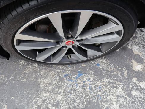 Used 2018 Jaguar XE Prestige RWD image 30
