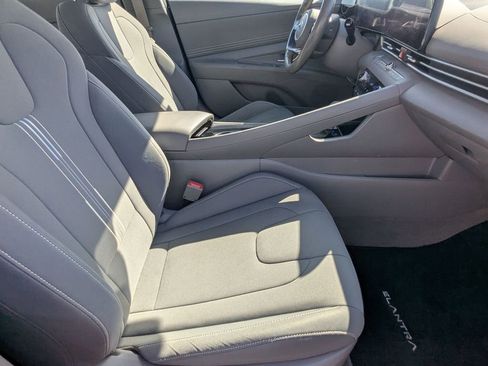 Used 2023 Hyundai Elantra SEL w/ Convenience Package image 20