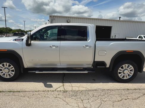 Used 2022 GMC Sierra 2500 Denali image 5