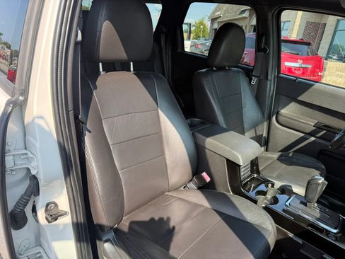 Used 2010 Ford Escape Limited FWD image 31