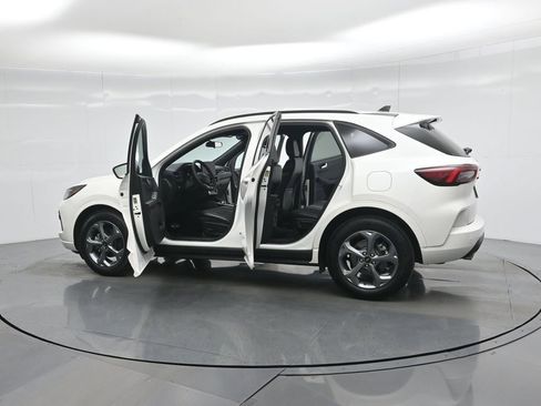 Certified 2023 Ford Escape ST-Line w/ Tech Pack #1 image 36