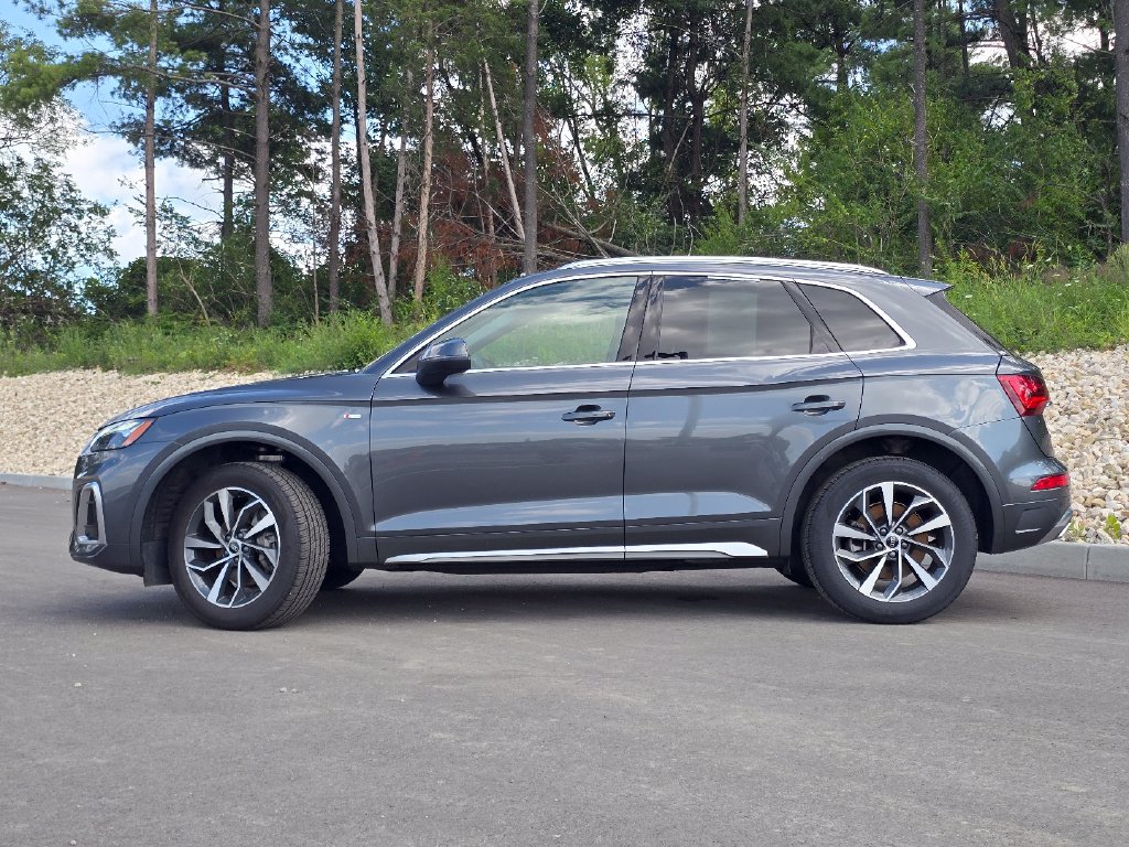 Certified 2023 Audi Q5 2.0T Premium w/ Convenience Package AWD/4WD image 3