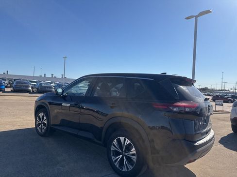 Certified 2023 Nissan Rogue SV image 15