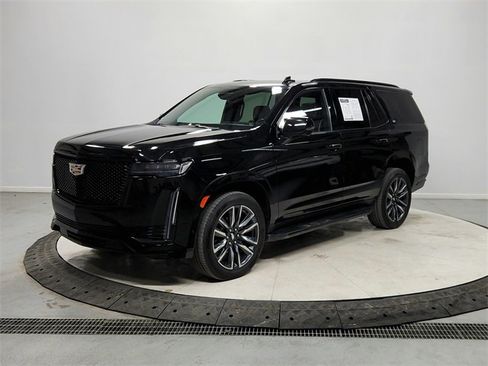Used 2023 Cadillac Escalade Sport image 3
