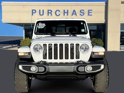 Used 2022 Jeep Gladiator Sport image 2