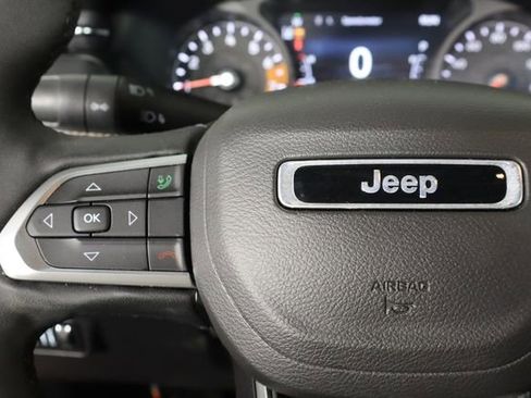 Used 2023 Jeep Compass Limited image 8
