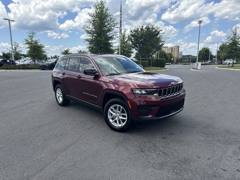 Certified 2024 Jeep Grand Cherokee Laredo X w/ Trailer Tow Package AWD/4WD image 2