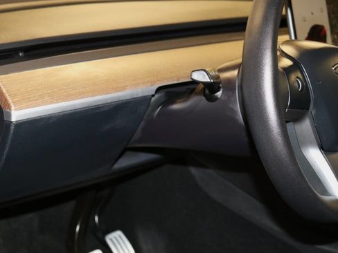 Used 2023 Tesla Model Y Performance image 33