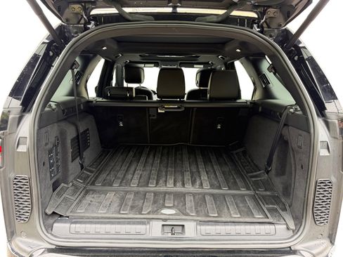Used 2023 Land Rover Discovery S R-Dynamic AWD/4WD image 25