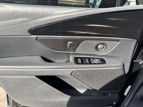 Certified 2024 Lincoln Nautilus Reserve w/ Equipment Group 202A image 12