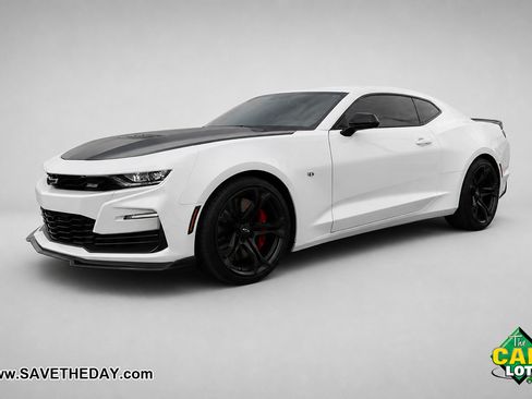 Used 2022 Chevrolet Camaro SS RWD image 4
