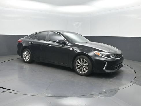 Used 2018 Kia Optima S FWD image 32