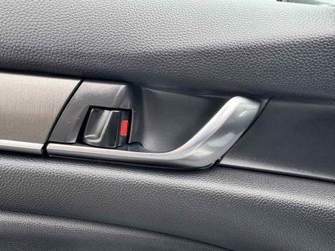 Used 2020 Honda Accord LX image 28