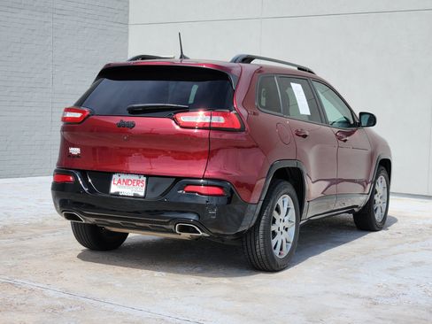 Used 2018 Jeep Cherokee Latitude AWD/4WD image 7