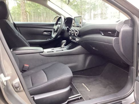 Used 2024 Nissan Sentra SV FWD image 15