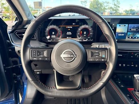Used 2025 Nissan Kicks SR AWD/4WD image 15