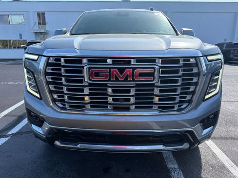 Used 2025 GMC Yukon Denali w/ Sun & Power Step Package image 9