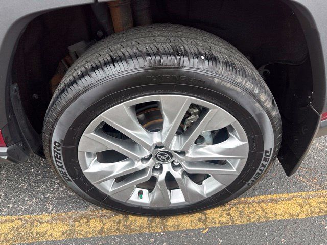 Used 2024 Toyota RAV4 XLE Premium FWD image 11